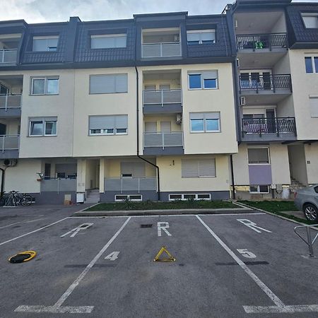 Stan Na Dan Mici Apartman Brčko Kültér fotó