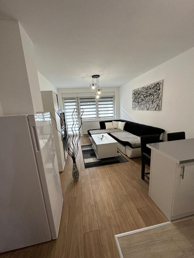 Stan Na Dan Mici Apartman Brčko Kültér fotó