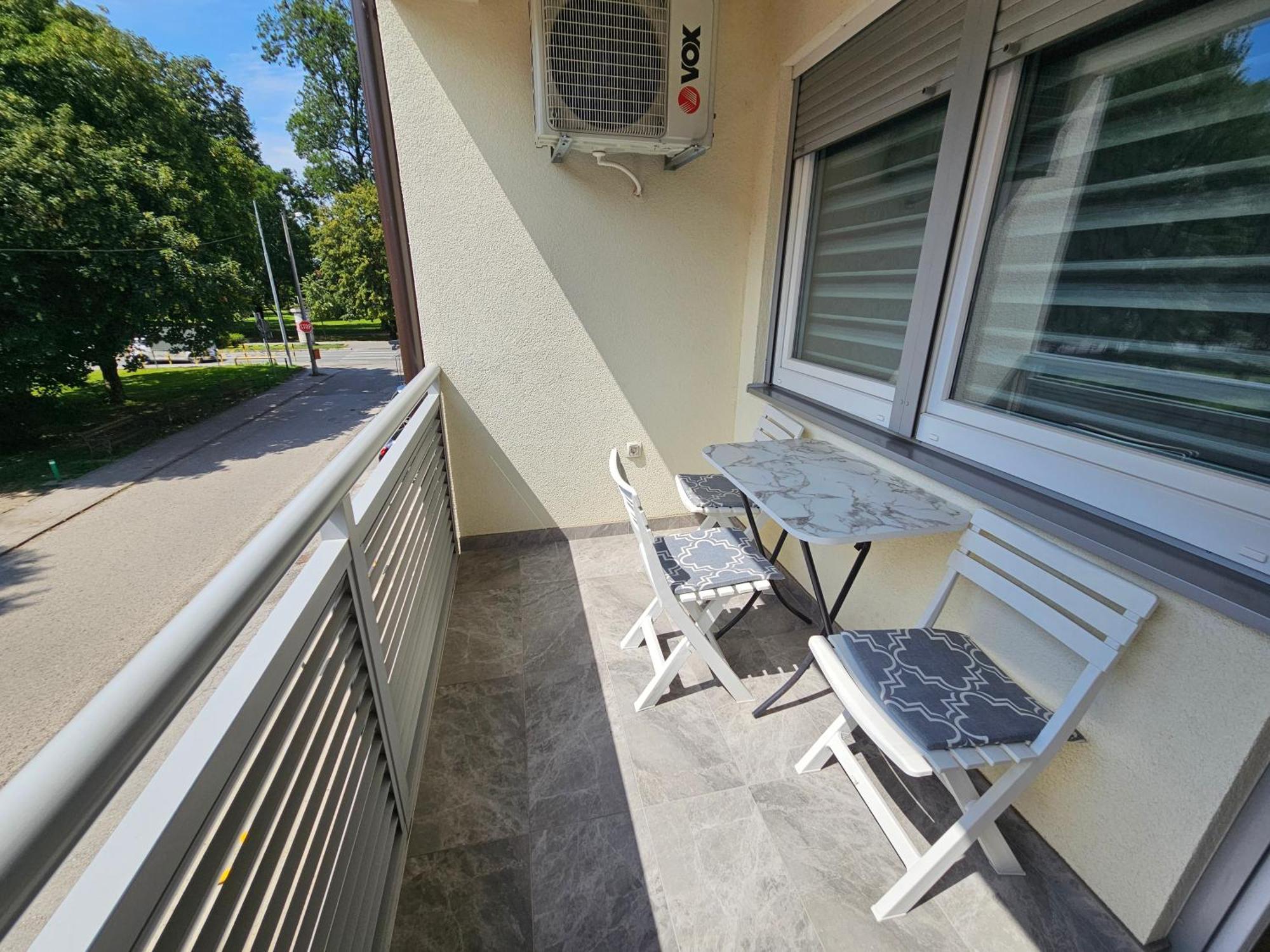 Stan Na Dan Mici Apartman Brčko Kültér fotó